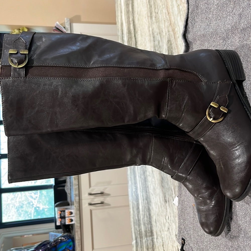 Brown vegan  leather boots   Size 8